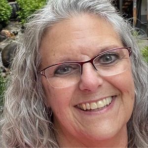 Meet your Posher, Sharon